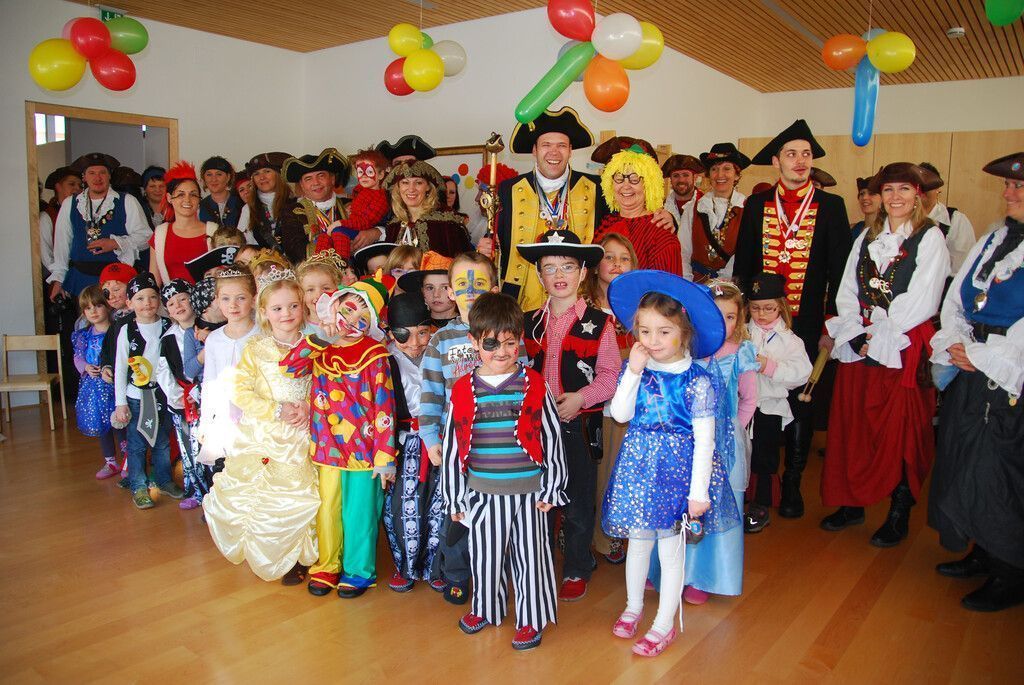 Ore-Ore-Verein fährt im Faschingsschongang
