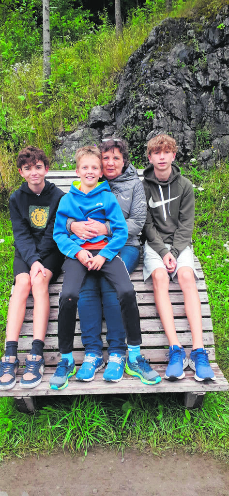Gertrud ist seit 15 Jahren Großmutter. Ihre Enkel Robert, Roland und Magnus machen ihr viel Freude. 