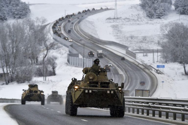 Laut US-Angaben befinden sich rund 100.000 russische Soldaten an der Grenze zur Ukraine. AP