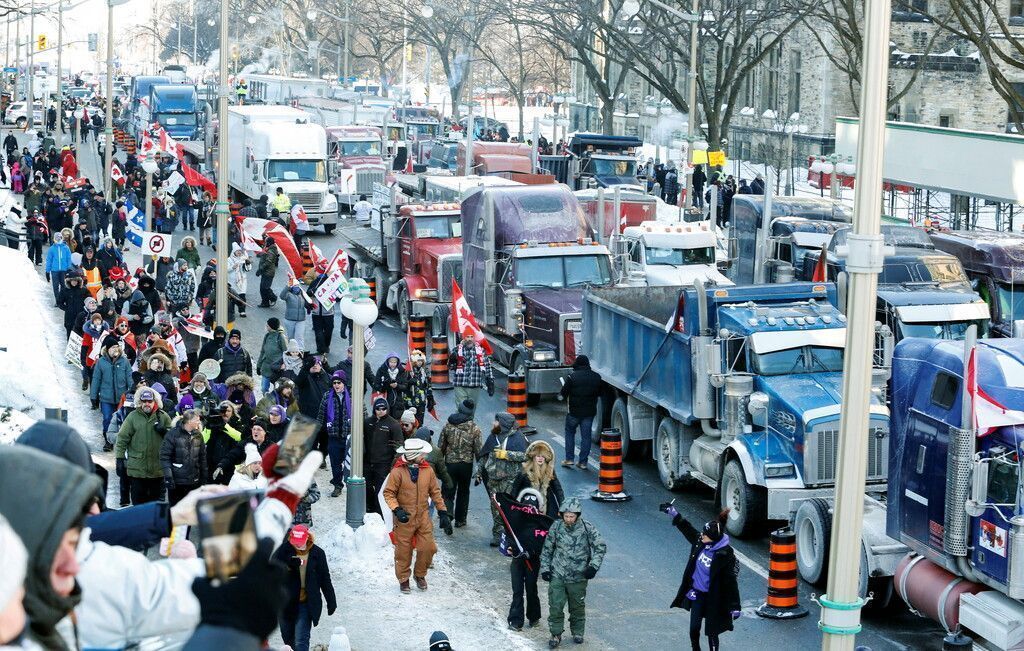 Tausende bei Trucker-Demo in Kanada