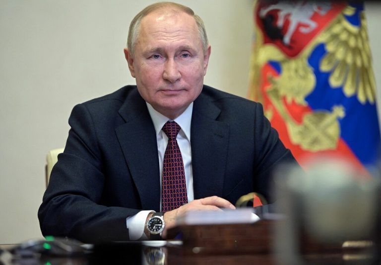 Putin (Bild) will in den kommenden Tagen mit Macron telefonieren. AFP