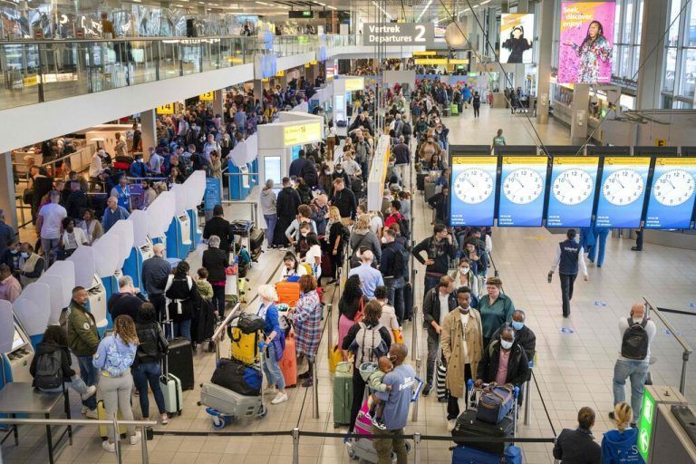 Schiphol ist der drittgrößte Flughafen in Europa. AFP