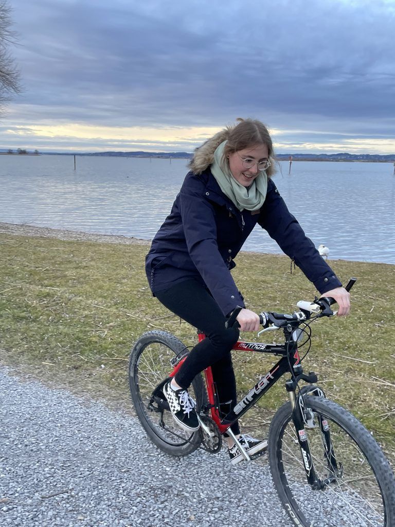 Die Fußacherin verbringt gerne ihre Freizeit am Bodensee.