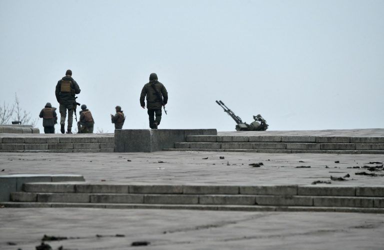 Eine Flugabwehrstellung im Zentrum von Kiew. Sergei <span class="copyright">SUPINSKY / AFP</span>