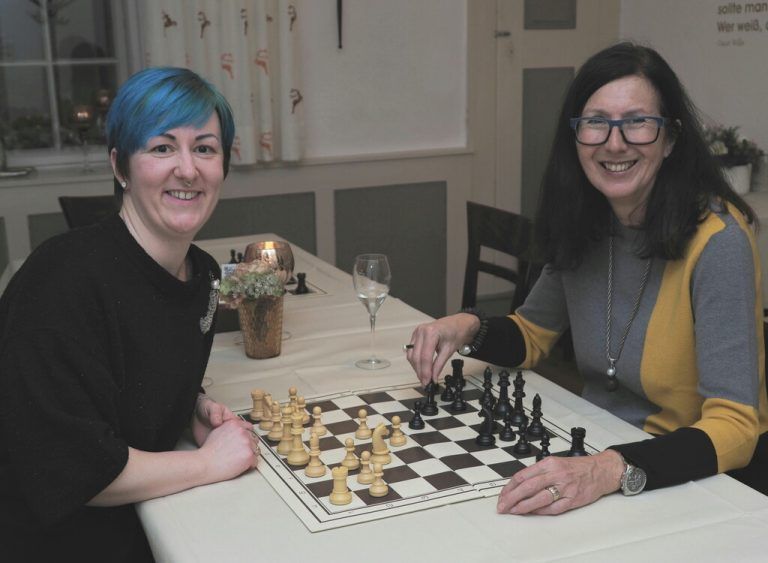 Angelina Zadra und Helga Oberhofer spielten gleich eine Partie. <span class="copyright">sie/3</span>