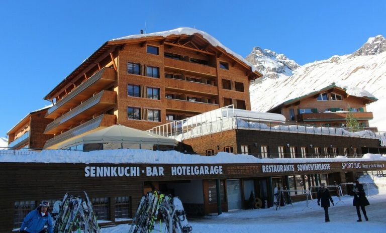 Beim Hotel Jägeralpe wurde das Stammhaus abgerissen und durch einen Neubau ersetzt, gleichzeitig wurde der Bestand überarbeitet und modernisiert.