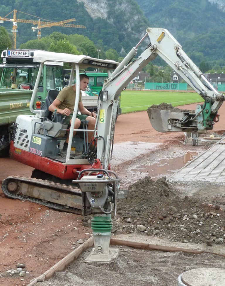 Bereits 2012 wurde einmal an den Bewäserungsschächten gearbeitet.TF/Archiv