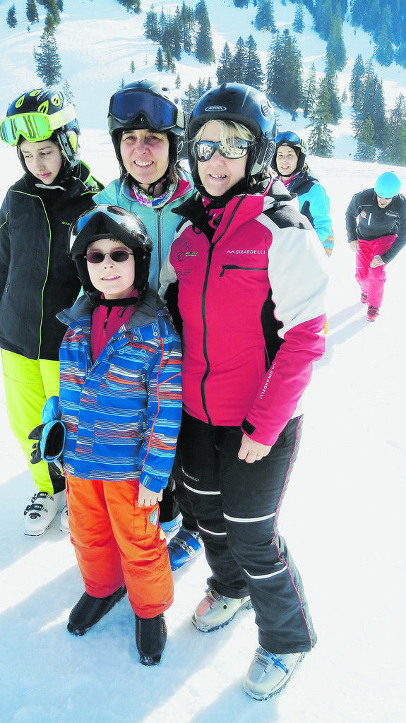 Christa geht gerne und häufig mit Kindern, die ein leichtes Handicap haben, Skifahren.