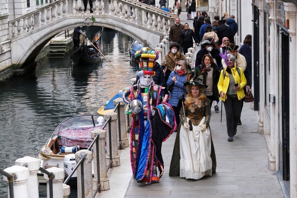 Andrang zum Karneval: Venedig begrüßt wieder Touristen