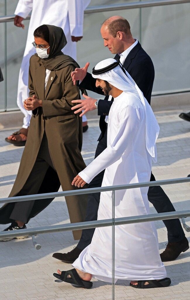 Der Kronprinz von Dubai, Scheich Hamdan bin Mohammed, und der britische Prinz William besuchen die Weltausstellung Expo 2020 in Dubai. AFP