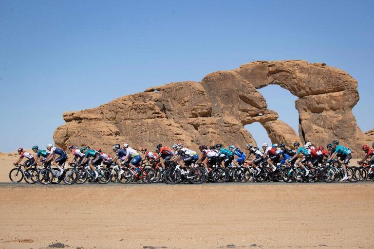 Die erste Etappe der Saudi Tour startete im Winter Park in Al-‘Ula im Nordwesten Saudi Arabiens. AFP