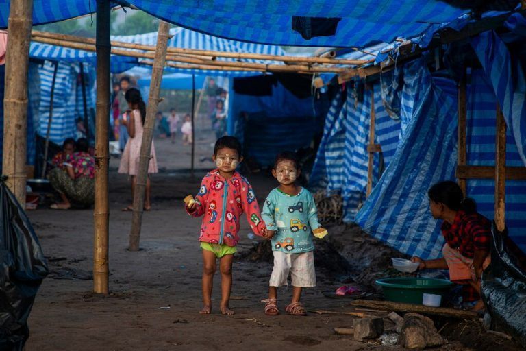 Diese Flüchtlingskinder aus Myanmar leben derzeit in einem Camp in Kayin, nahe der Grenze zu Thailand. AFP