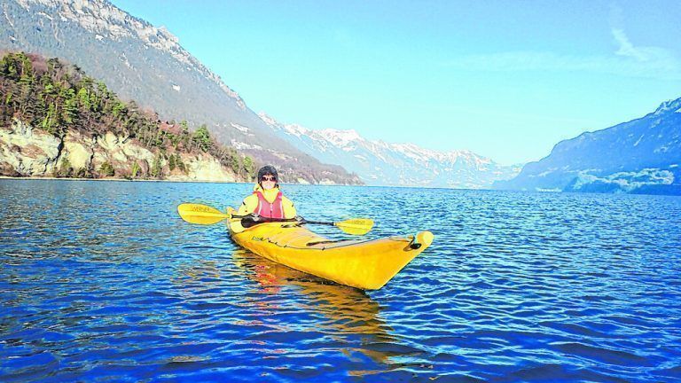 Diese Ruhe ist der Reiz, im Winter auf dem Brienzersee mit dem Kajak zu fahren.Veranstalter