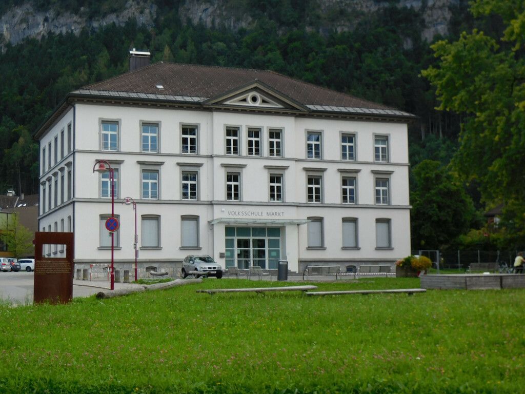 Volksschule Markt in der Warteschleife