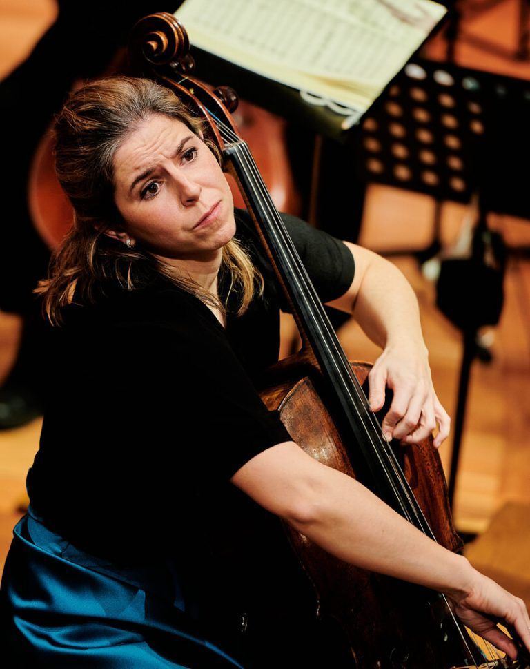 Im Mittelpunkt: Cellosolistin Beatriz Blanco.