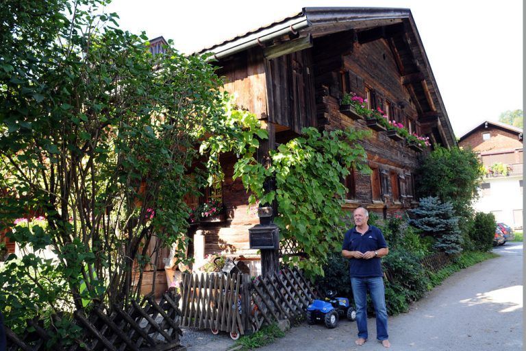 In diesem altehrwürdigen Wälderhaus in Egg ist Albert A. Feldkircher aufgewachsen.