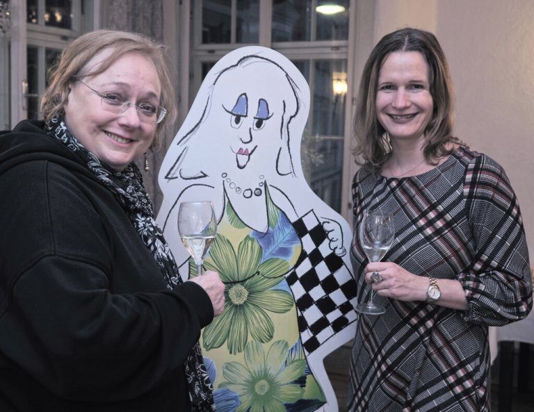 Initiatorin Helene Mira und „Frau Schach“-Obfrau Dagmar Jenner.