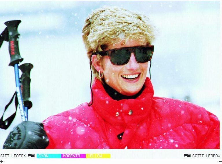 LEC01:ROYALS:LECH,AUSTRIA,26MAR94 - Princess Diana smiles as she stands on a snow-covered ski piste at Lech March 26. Diana and her two sons, William and Harry spent a week skiing in the Austria resort. gb/go/str.S.N.S. Nosko REUTER