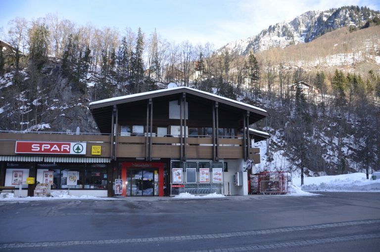 Mit dem Spar-Geschäft und zwei neuen Gebäuden soll ein Ensemble aus drei Baukörpern das neue Gemeindezentrum bilden.DOB