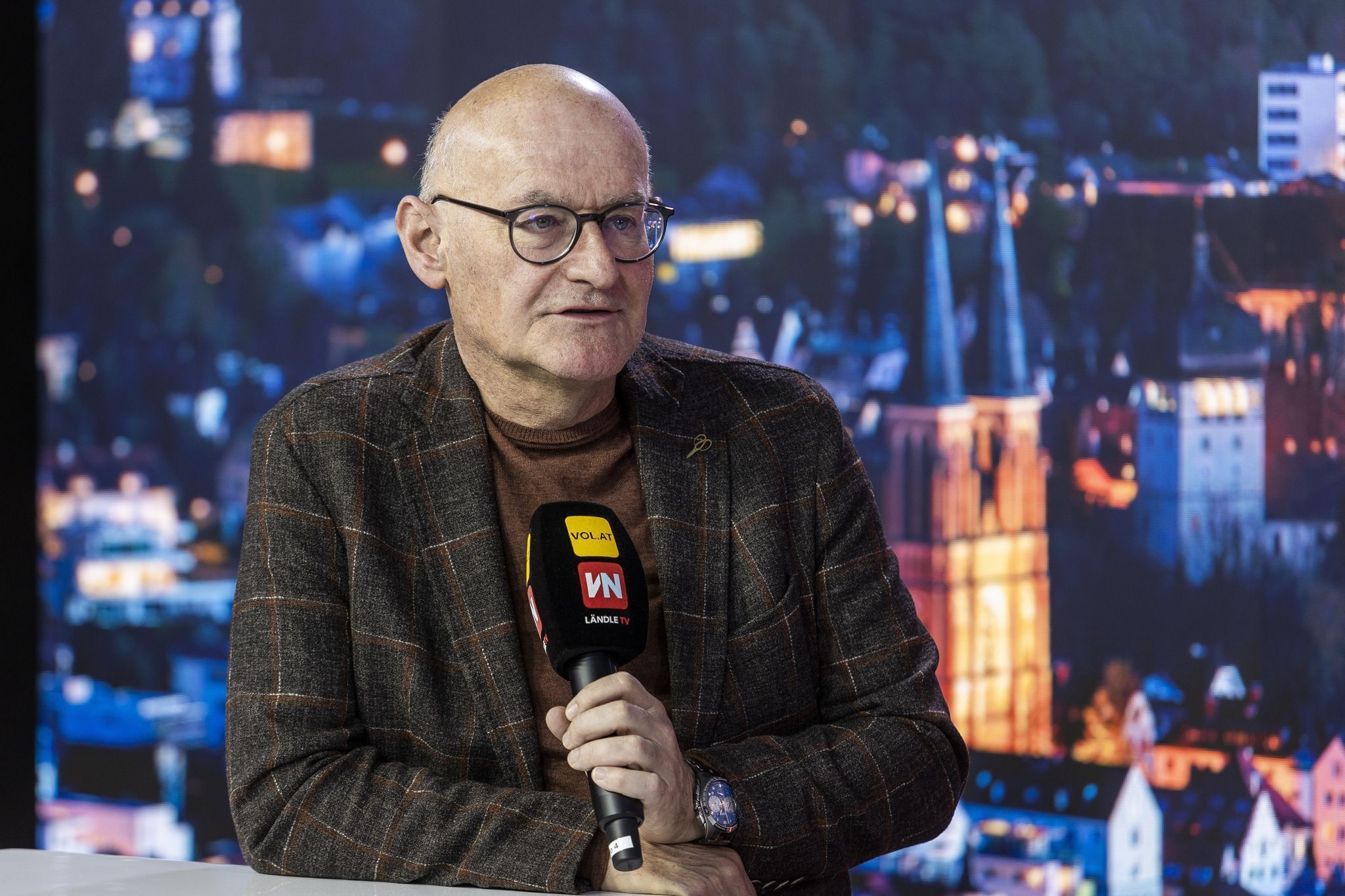 <p class="caption">Peter Bußjäger sieht neue Möglichkeiten zur parlamentarischen Kontrolle.<span class="media-container dcx_media_rtab" data-dcx_media_config="{}" data-dcx_media_type="rtab"> </span><span class="marker">VN</span></p>