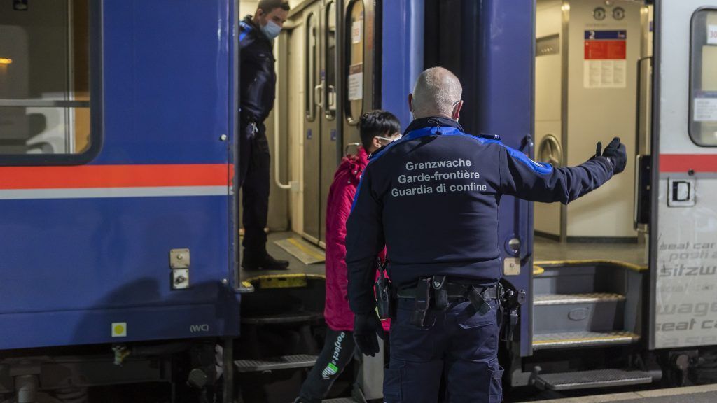 Schweiz und Österreich wollen Rückführungen beschleunigen