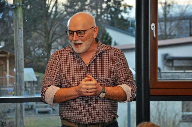 Reinhard Schatzmann gehört zum Rohrbacher Vorleseteam.<span class="copyright">lcf (3)</span>