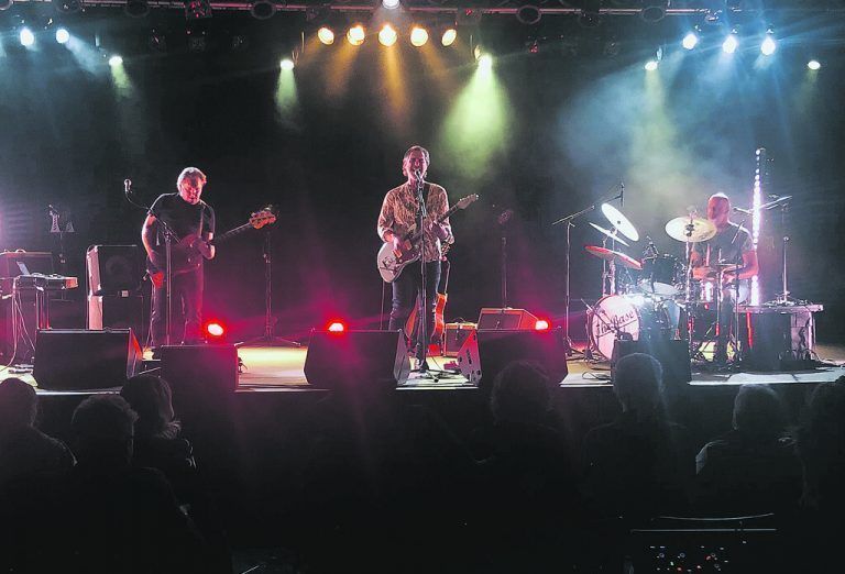 Stets bemüht: The Base beim Versuch, den Spielboden zu rocken.VN/HF