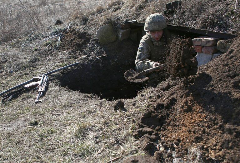 Ukrainische Soldaten an der Frontlinie.