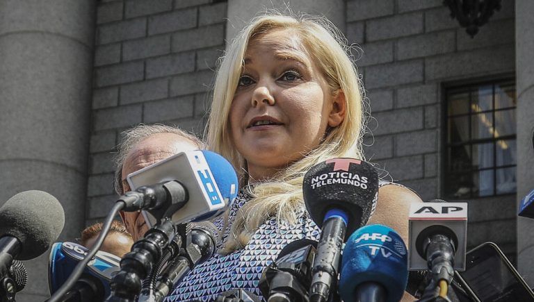 Virginia Giuffre hatte Prinz Andrew im August verklagt. ap