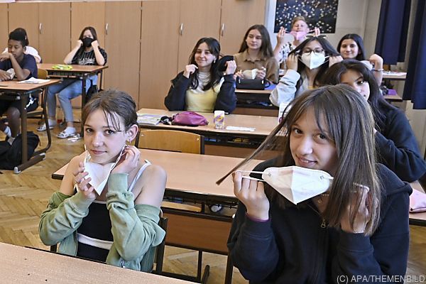 Maskenregeln an den Schulen bleiben bis Ostern gleich