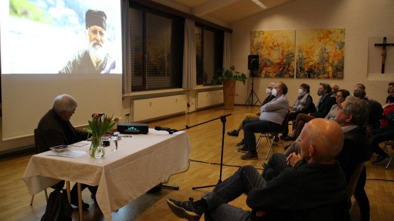 Lesung mit Willi Schmutzhard über den Berg Athos. 