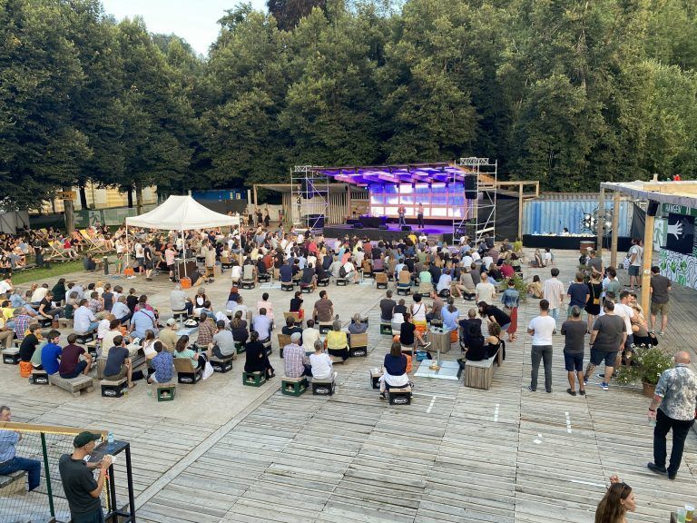 Interview mit den Science Busters - Martin Puntigam und Martin Moder - beim Poolbar Festival - Interviewbilder, Fotos Auftritt