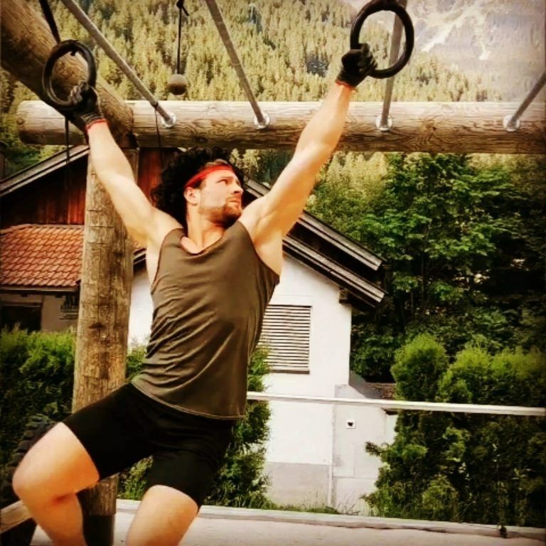 Trainiert hat er unter anderem im Hindernisparcours von Elisabeth Kuster im Montafon.