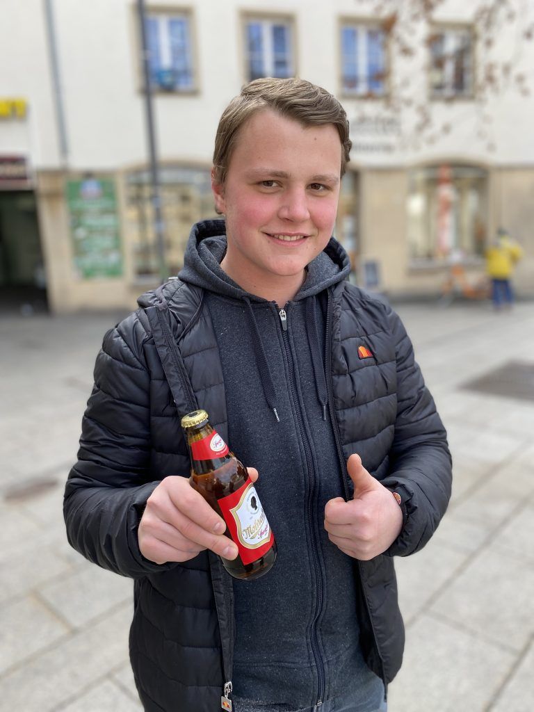 Ich find es super, es sieht nobel aus. Für mich passt das schon so. Dass es nun Mohrenbräu statt Mohren heißt, wäre mir nicht aufgefallen. Aber ich finde gut, dass sie was machen.<strong> Laurenz Müller</strong>, 20, Bregenz