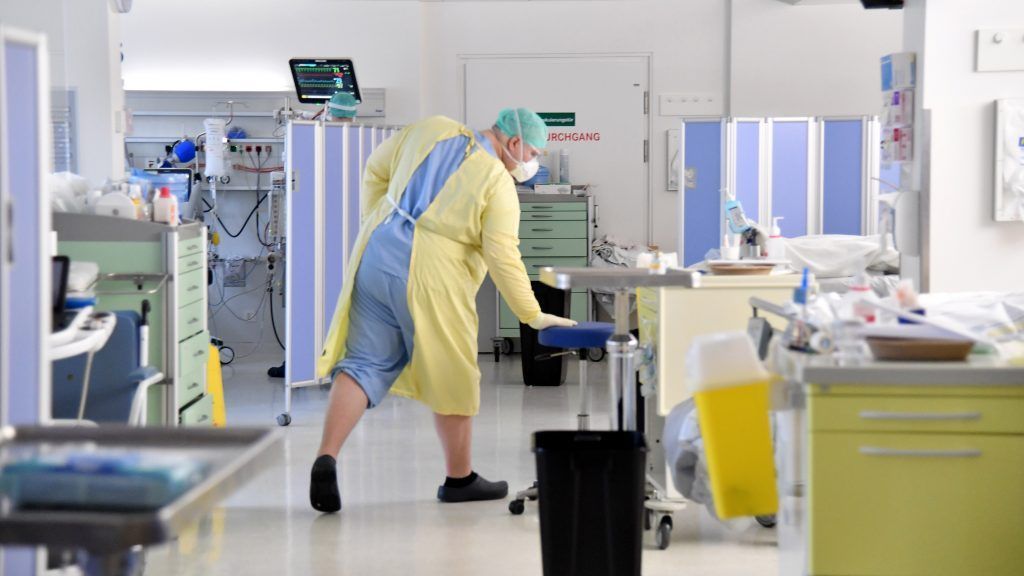 Gelockerte Quarantäne als Risikoabwägung