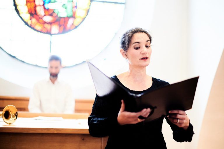 Angelika Kopf-Lebar: „Emotion und Hingabe muss in jeder Note hörbar sein, sonst bleiben es nur Töne.“ victor marin
