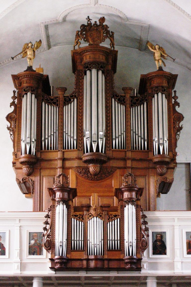 Mächtig thront die historische Silbermann-Bergöntzle-Orgel seit 1803 in der Bludescher Pfarrkirche St. Jakob.<span class="copyright"> Peter Bubenik</span>