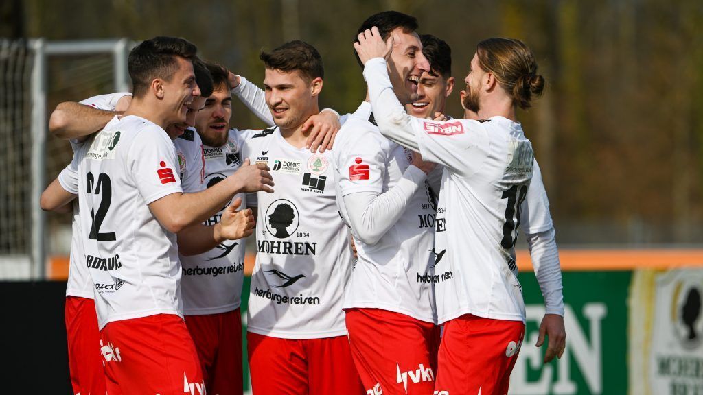 Rothosen zittern sich zum zweiten Sieg in Folge