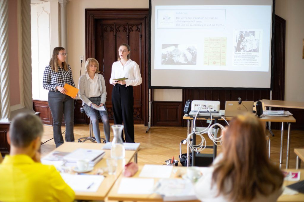 Deshalb wird die Matura-Arbeit abgeschafft