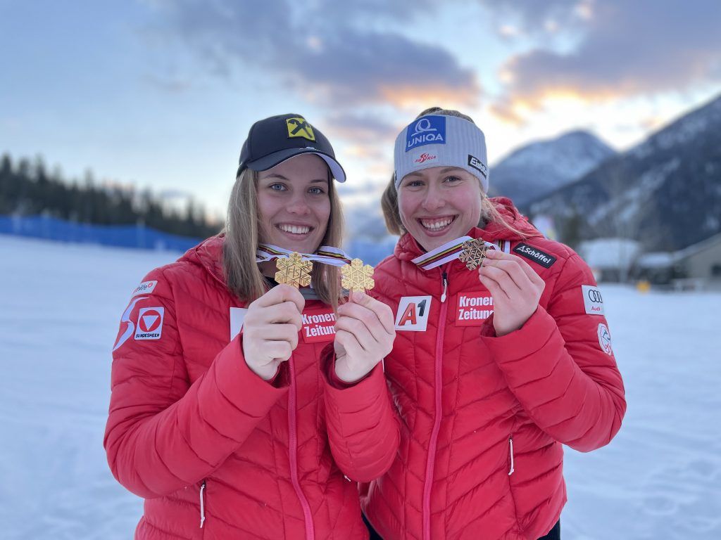 Gemeinsame Freude ist schöner: Magdalena Egger (l.) und Victoria Olivier. »C1