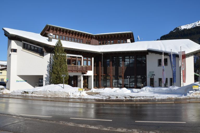 Derzeit werden im früheren und jetzt wieder aktuellen Stammhaus die Räumlichkeiten der Bank für die neuen Aufgaben adaptiert. FA