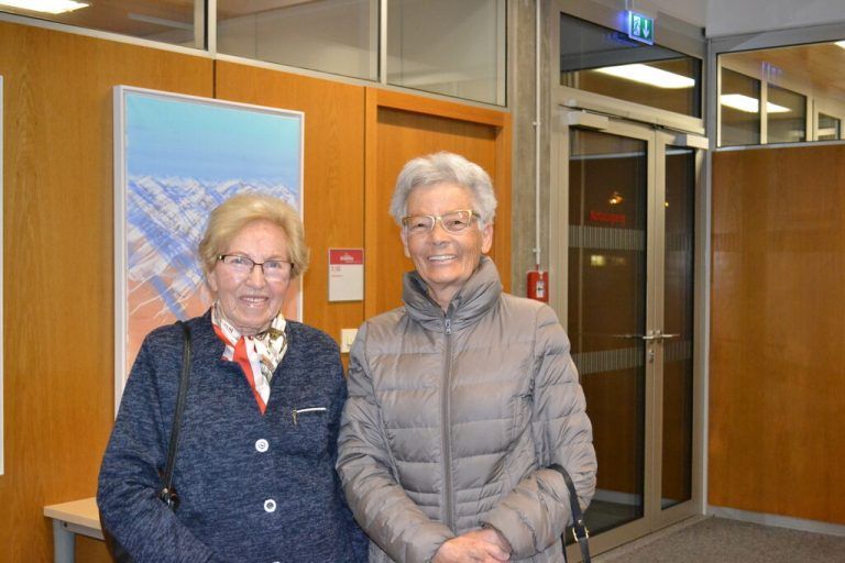 Amüsierten sich: Hedwig Greiner und Renate Herzog.