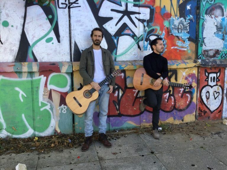 Andrés Ángel und Manuel Montero sind das Duo Outguitar. Andrés Ángel Guitarra Flamenca