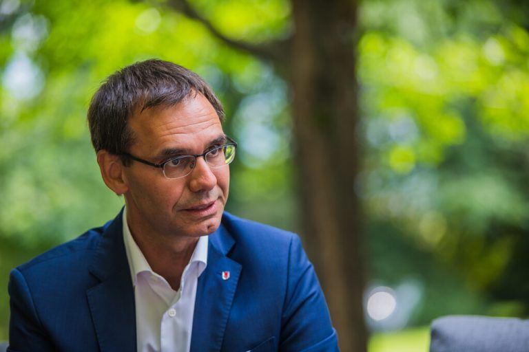 Auch Wallner drückte seine Betroffenheit aus. VN/Steurer