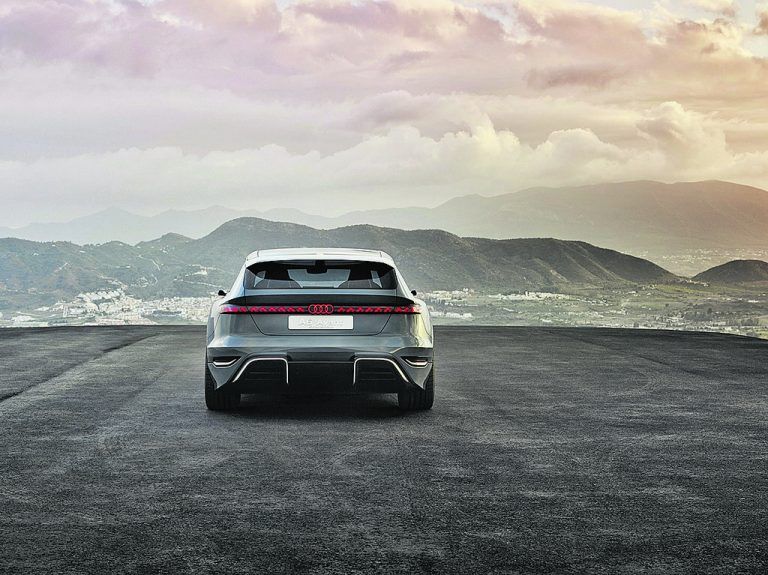 Audi gibt mit dem A6 E-Tron Concept einen Ausblick auf einen rein elektrischen Kombi, der 2024 Premiere feiern könnte. Optisch soll sich nicht allzu viel ändern.werk