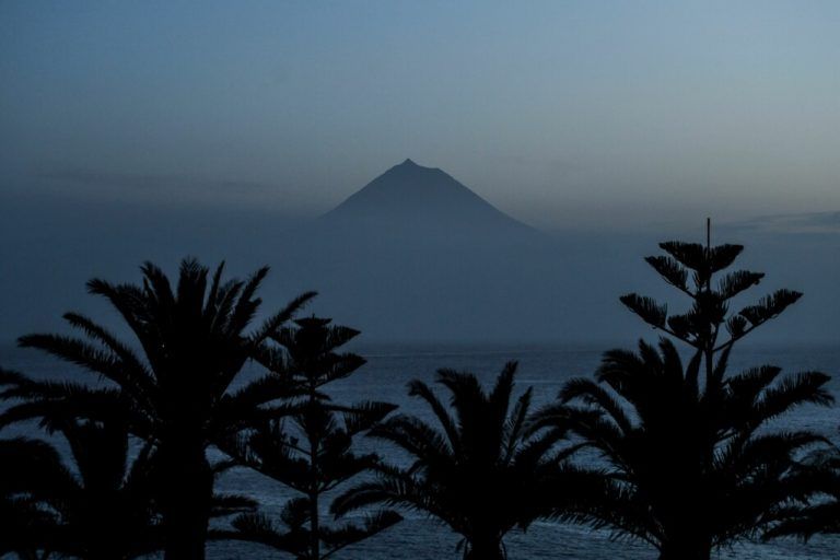Auf der Azoreninsel São Jorge geht die Angst um. Seit 19. März wurden rund 13.000 Erdstöße registriert. Die Schwarmbeben könnten einen Vulkanausbruch ankündigen. AFP