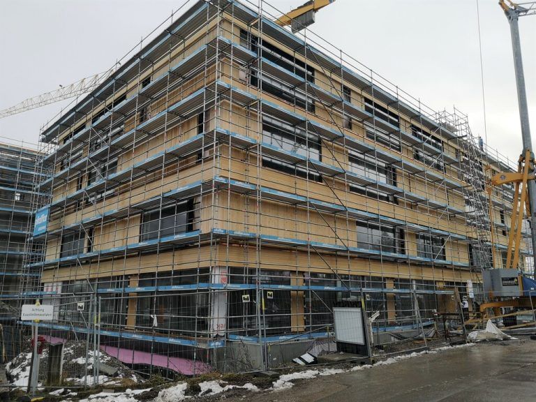 Das Gebäude für Mittelschule und Polytechnische Schule kann bereits im kommenden Schuljahr bezogen werden. <span class="copyright">Me/4</span>
