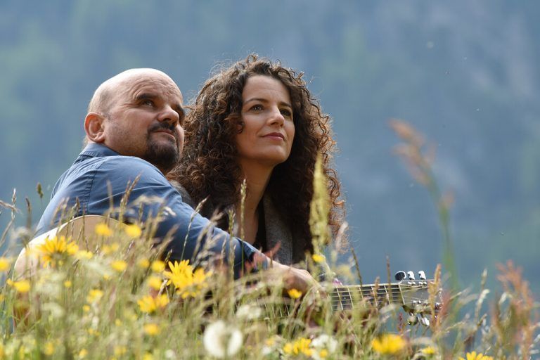 Das Lechtaler Liedermacher-Ehepaar Toni und Margit Knittel alias Bluatschink. B. Berger