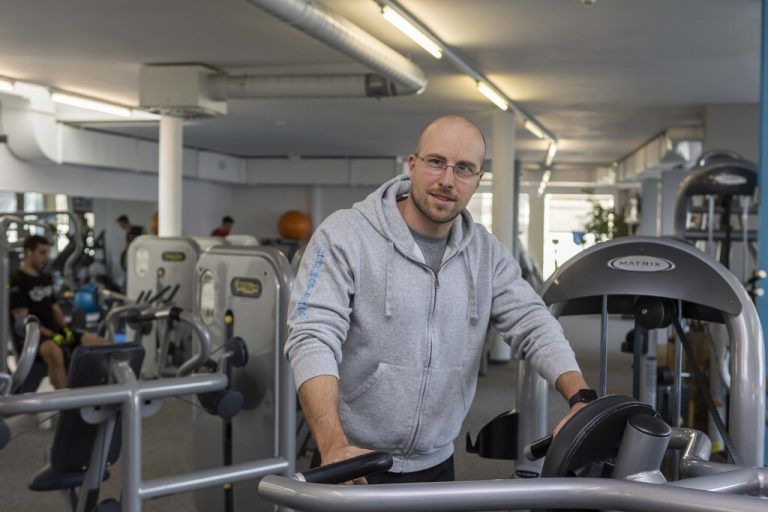 <p>Dem Besitzer ist es wichtig, die Mitglieder des Fitnessstudios zu unterstützen.</p>