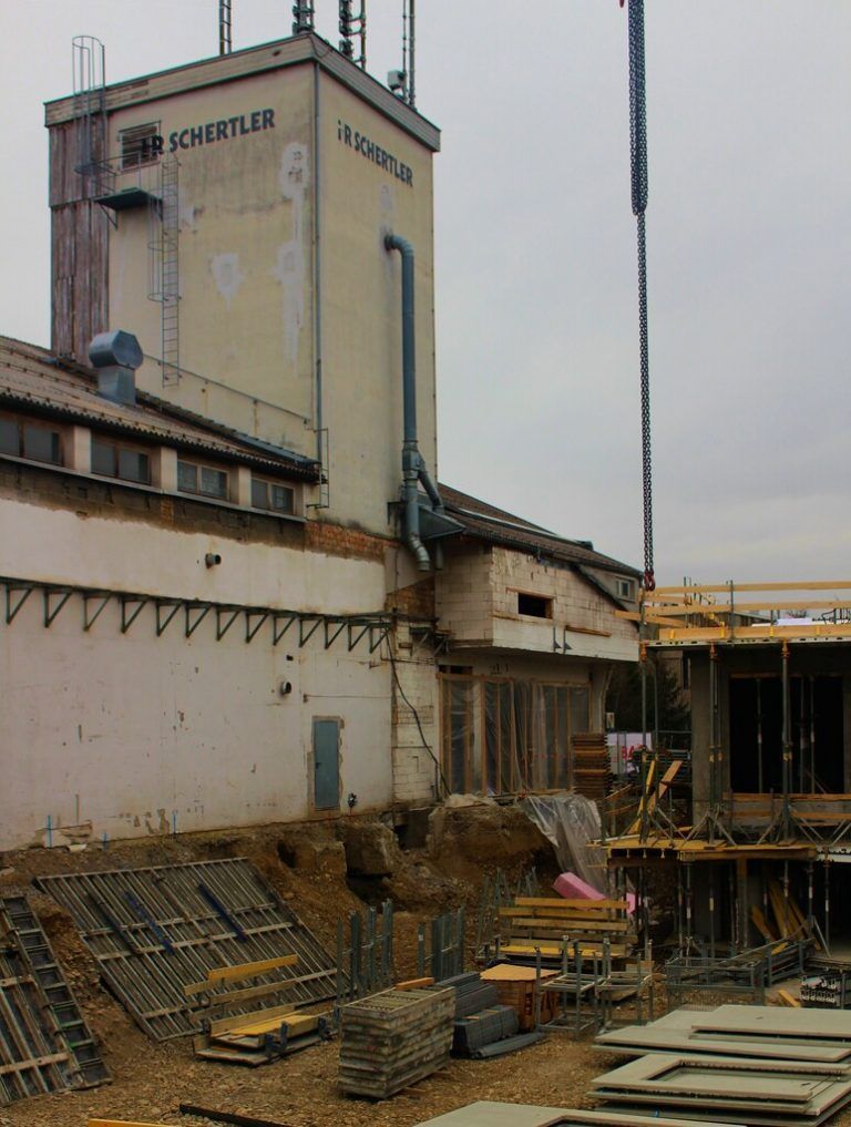 <p class="caption">Der Neubautrakt wird ans bestehende ehemalige I+R-Objekt angedockt.</p><p class="caption"/>